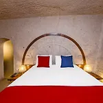 Szálloda Grand Elite Cave 2*