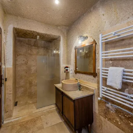 Grand Elite Cave Hotel 2*