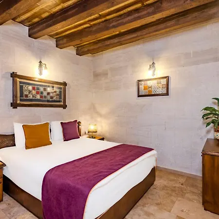 Hotel Grand Elite Cave