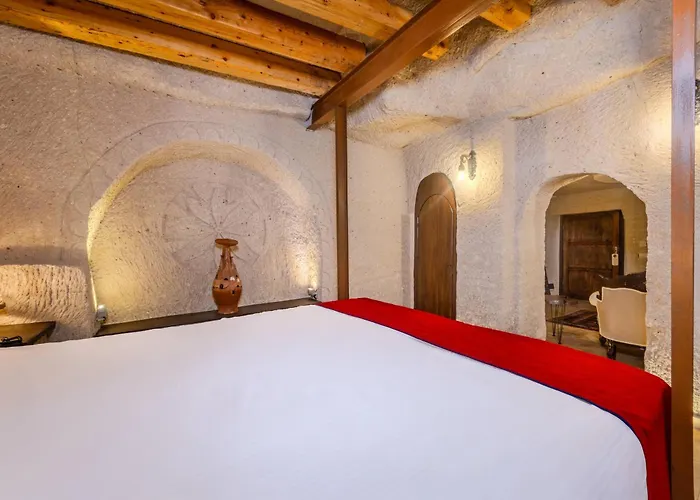 Grand Elite Cave Hotel 2*